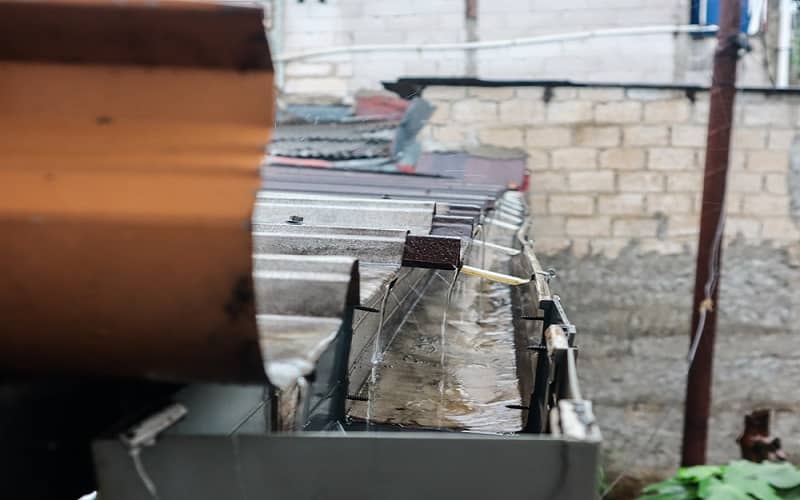 Dịch vụ sửa chữa máng xối mục rạch chảy nước tại Bình Dương Dịch vụ sửa chữa máng xối mục rạch chảy nước tại Bình Dương