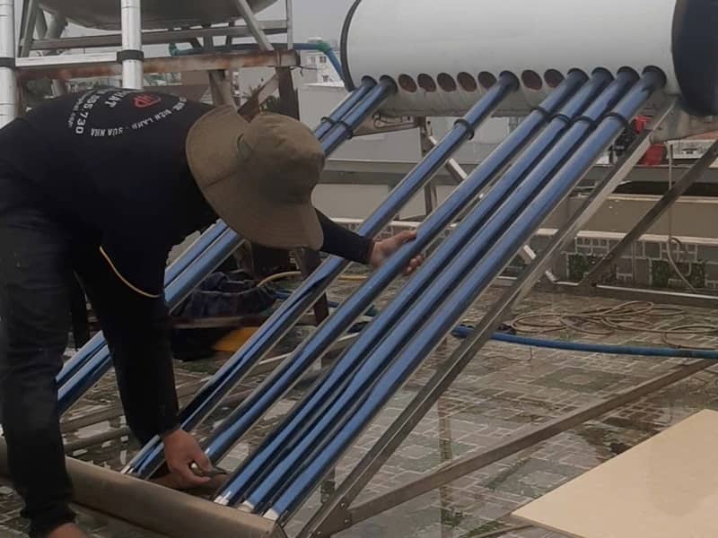 Sửa máy nước nóng năng lượng mặt trời Quận 10 - Thợ sửa chuyên nghiệp, có mặt nhanh 7 sửa máy nước nóng năng lượng mặt trời quận 10