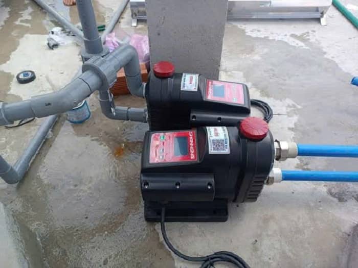 Lắp máy bơm tăng áp biến tần hỗ trợ nước yếu cho nhà 3 tầng Lắp máy bơm tăng áp biến tần hỗ trợ nước yếu cho nhà 3 tầng